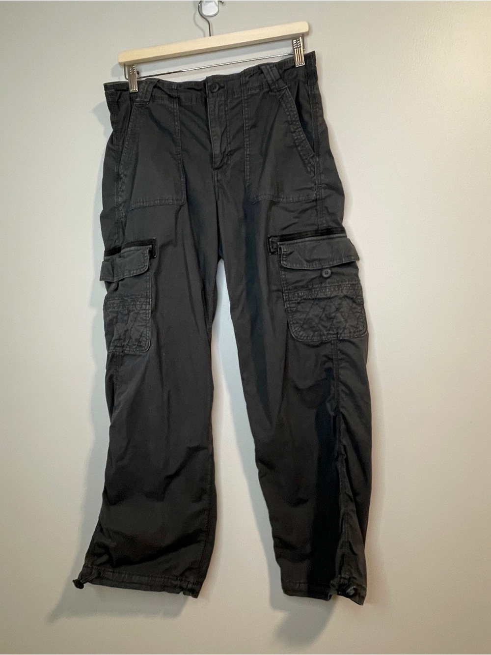 American Eagle Outfitters Black Cargo Pants with Utility Pockets